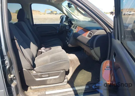 2008 GMC Yukon Xl 1500 Sle из США, поврежденный, VIN 1GKFC160X8J208945